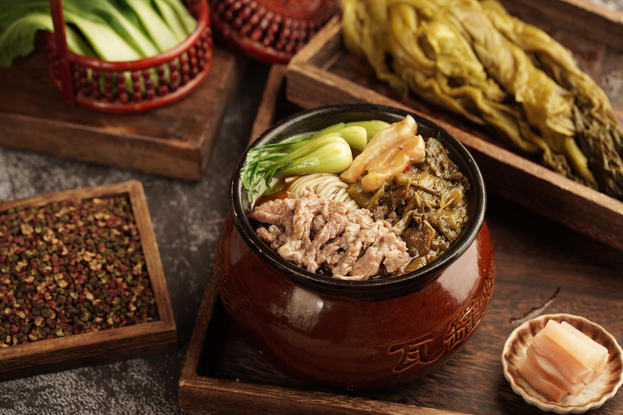 酸菜牛肉丝罐罐米线