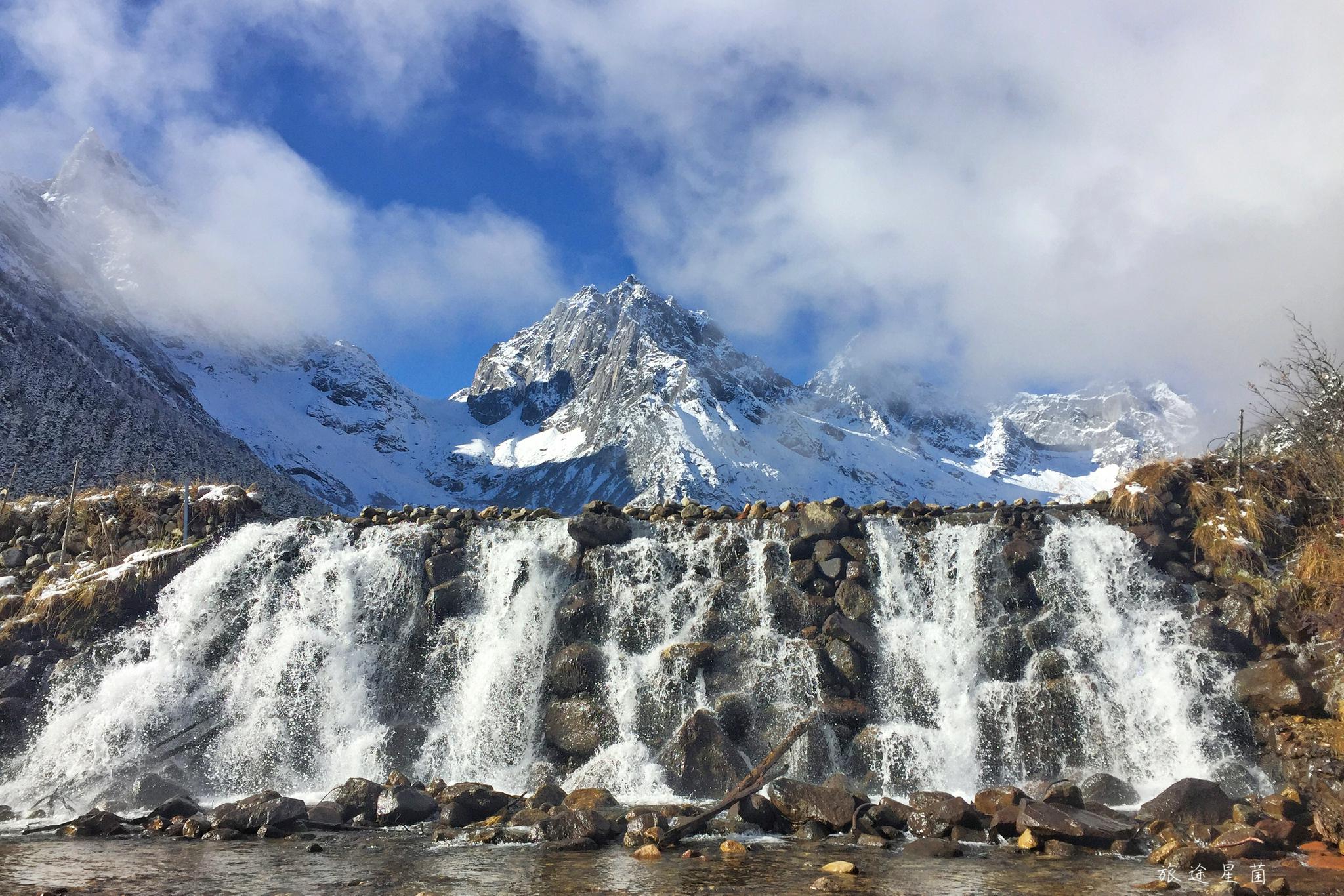 走进毕棚沟景区,拥有迷人的山水风光,景色美不胜收