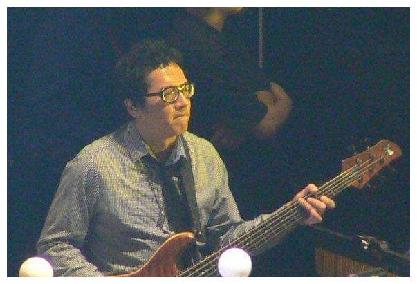 梅艳芳的前男友,黄家驹的抬棺人,"邪魅"的单立文如今一脸正气