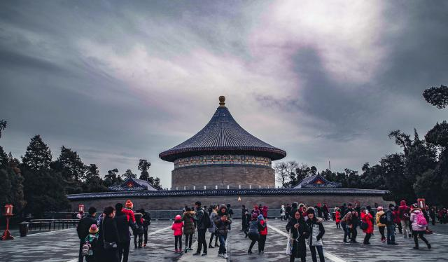 你以为天坛只是一个建筑?实际上它比故宫大4倍,游客:真的吗?休闲区蓝鸢梦想 - Www.slyday.coM 你以为天坛只是一个建筑?实际上它比故宫大4倍,游客:真的吗?休闲区蓝鸢梦想 - Www.slyday.coM