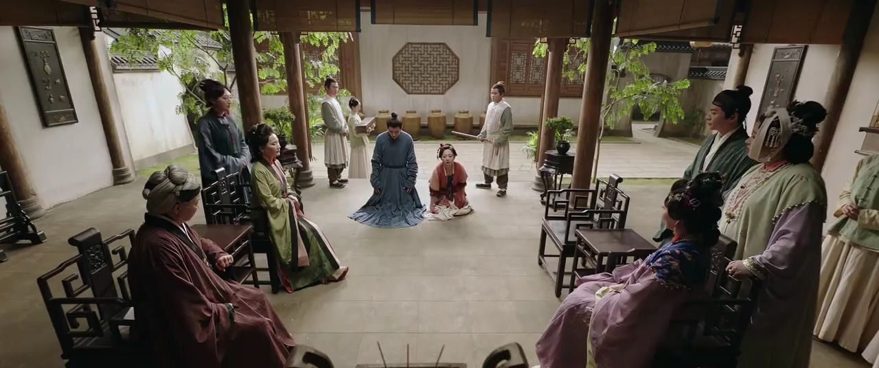 芬芳喜事：锤娜丽莎×辣目洋子，两人对手戏笑到头掉，梗过于密集