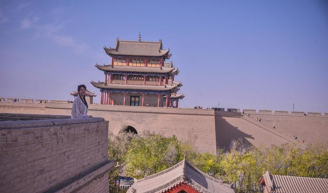 实拍天下第一雄关嘉峪关，长城内外差别原来这么大休闲区蓝鸢梦想 - Www.slyday.coM
