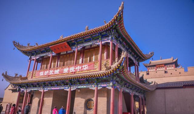 实拍天下第一雄关嘉峪关，长城内外差别原来这么大休闲区蓝鸢梦想 - Www.slyday.coM