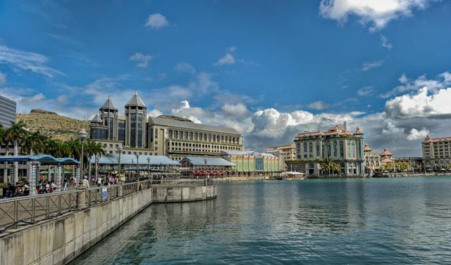 非洲最有钱的国家之一：人均GDP比我国还高，风景绝美是度假胜地休闲区蓝鸢梦想 - Www.slyday.coM