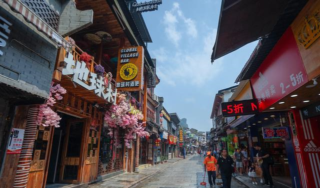 国内被洋化的古街 每年外国游客是常住人口的三倍 而且都会说英语休闲区蓝鸢梦想 - Www.slyday.coM 国内被洋化的古街 每年外国游客是常住人口的三倍 而且都会说英语休闲区蓝鸢梦想 - Www.slyday.coM