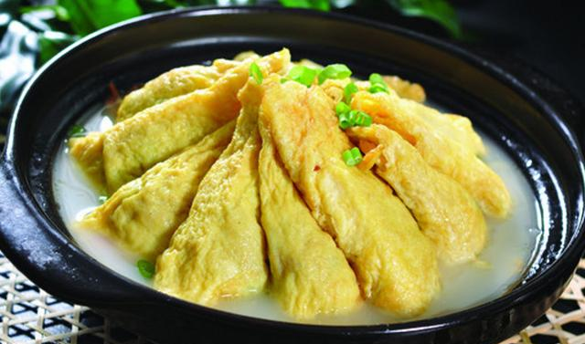 鲜香多汁的萝卜蛋饺煲味道特鲜美经常吃它身体棒家人喜欢