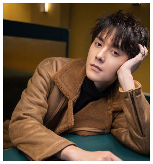 他表示分手没有处理好是自己的问题,且这段感情只有自己和赵格格(酷格