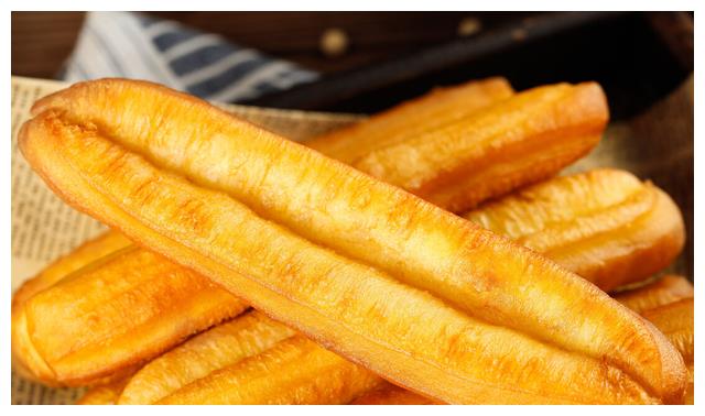 炸油条不用明矾只需多放2味料蓬松香酥脆端上桌孩子抢着吃
