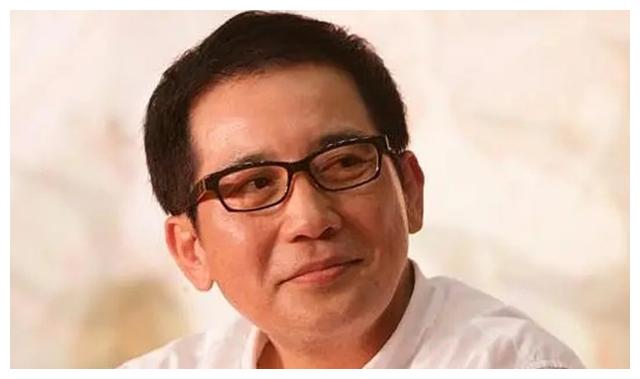 秦汉46岁儿子孙国豪近照,为爱女庆祝3岁生日,至今仍未娶孩子妈__财经