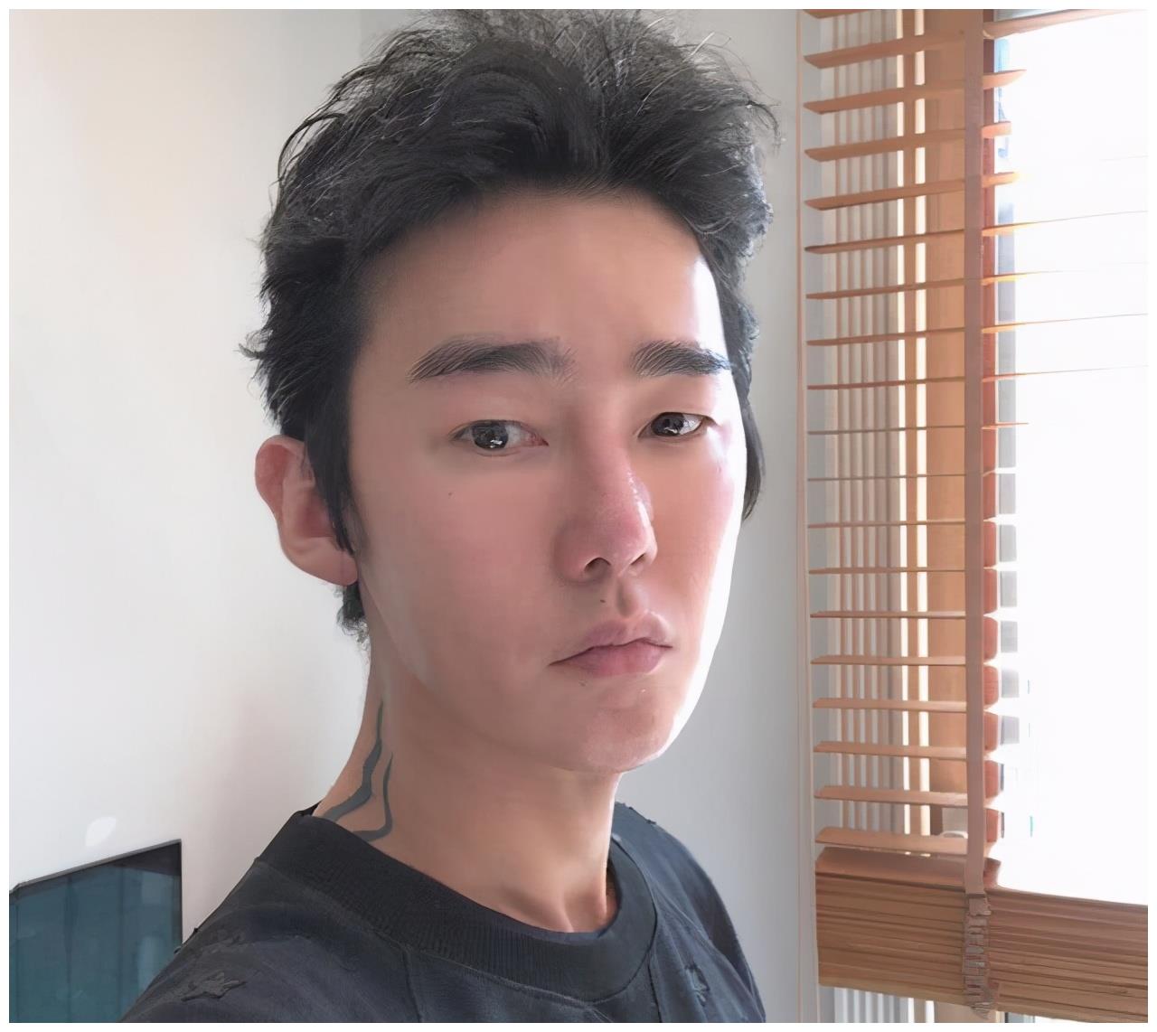 虽然之时听他事后在描述这些事,但是还是能看得出来,那段时间的许志雄