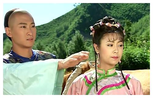 还珠格格幽幽谷重逢旧版紫薇只有泪水新版伤痕累累合理吗