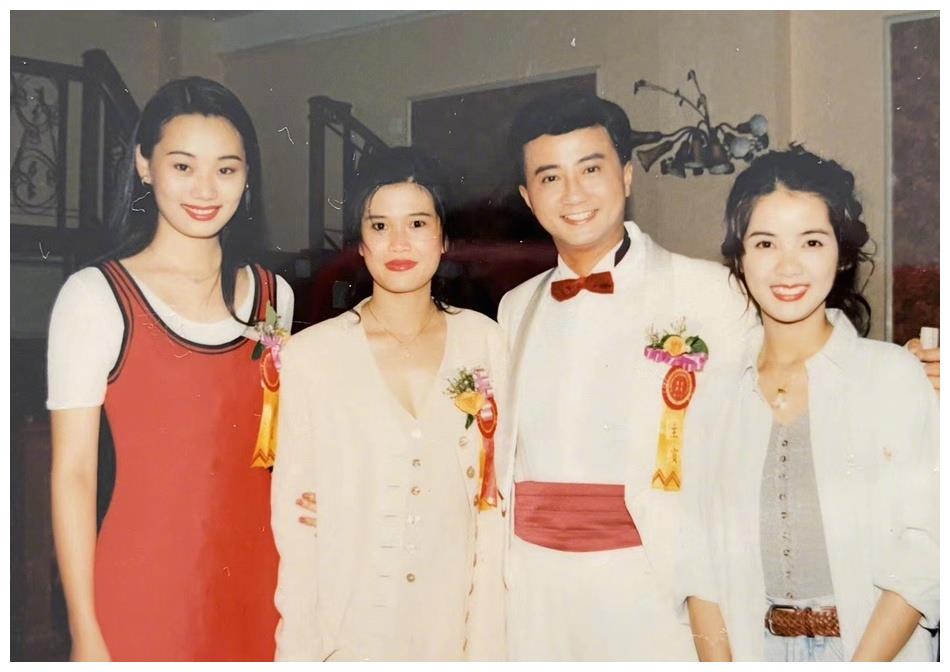 林依轮晒照庆结婚25周年 林依轮妻子西华个人资料照片年龄职业