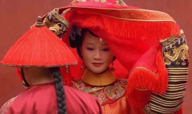 甄嬛传出嫁前浣碧暴露了取代甄嬛的野心想当正福晋