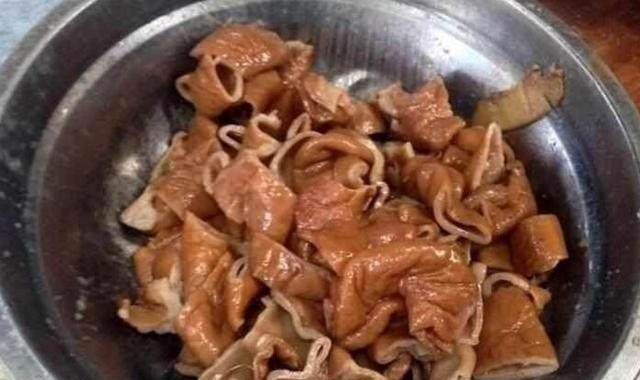 大妈为了给儿子娶媳妇,在街边卖这个,35块钱一斤,月赚上万!休闲区蓝鸢梦想 - Www.slyday.coM 大妈为了给儿子娶媳妇,在街边卖这个,35块钱一斤,月赚上万!休闲区蓝鸢梦想 - Www.slyday.coM