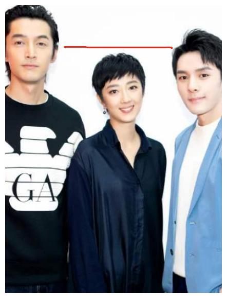 除非他和明星同框,看到周震南没忍住|李佳琦|身高|明星_新浪新闻