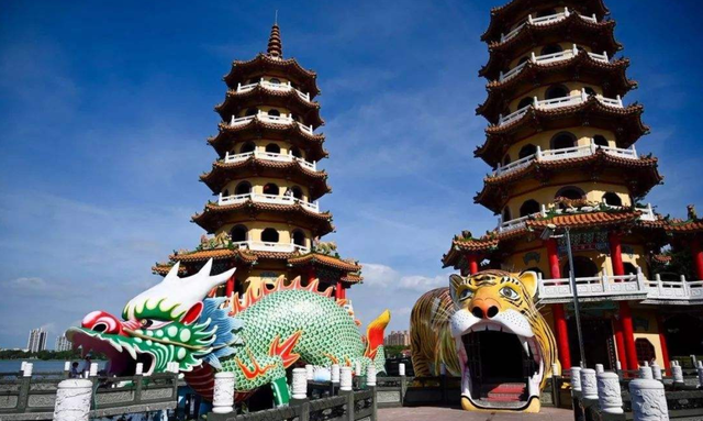 泰国最霸气的寺庙，高80米，用龙身当楼梯，僧侣：拒绝被当成景点休闲区蓝鸢梦想 - Www.slyday.coM