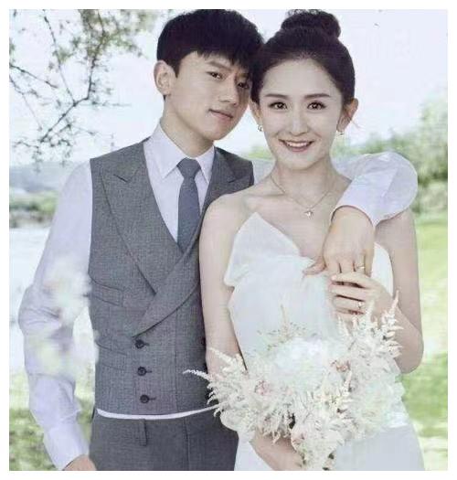 绚丽的谢娜有几个孩子的视图