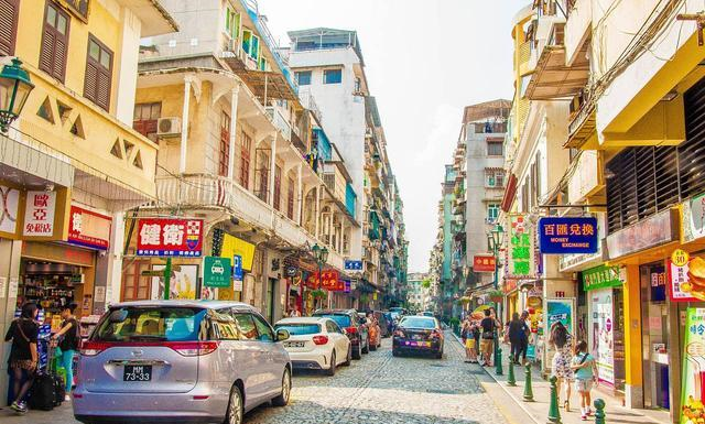 北上广深gdp_突破17万亿!中国十二大私人银行2021年管理金融资产总额大于北上...