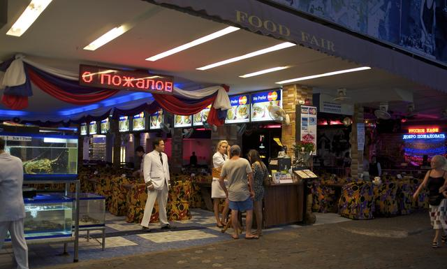 中国游客赴泰国旅行，这个行为被当地怒斥驱赶，太不尊重人了休闲区蓝鸢梦想 - Www.slyday.coM