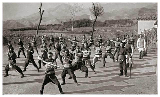 八旗兵曾是满清打江山的支柱力量，为何在清朝中期就走向了衰落？|朝廷|绿营兵|八旗兵_新浪新闻