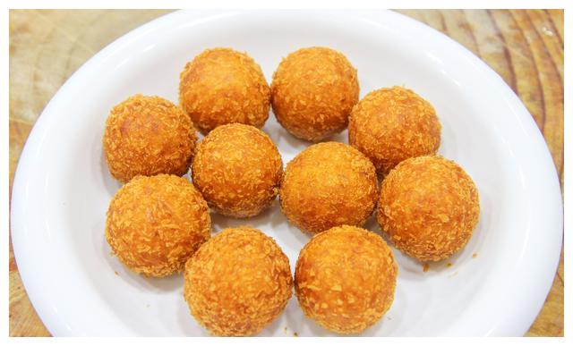 又香又脆的黄金地瓜丸一口一个好吃到停不下来