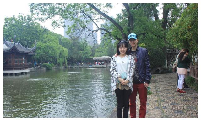 马龙与女友的爱情十分坚贞,为了女友,马龙拒绝了韩国乒乓球女神徐孝正