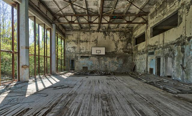 探访乌克兰鬼城，曾在俄罗斯帮助下建市，核泄漏后人去楼空休闲区蓝鸢梦想 - Www.slyday.coM