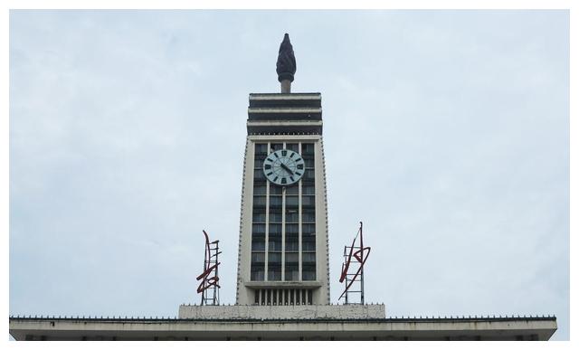 长沙的人口_长沙常住人口破千万背后,长沙农村的房子也好租了