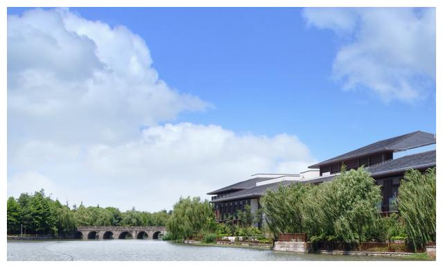 这里被称为“上海之根”,也是上海唯一的山区,有6000多年历史休闲区蓝鸢梦想 - Www.slyday.coM 这里被称为“上海之根”,也是上海唯一的山区,有6000多年历史休闲区蓝鸢梦想 - Www.slyday.coM