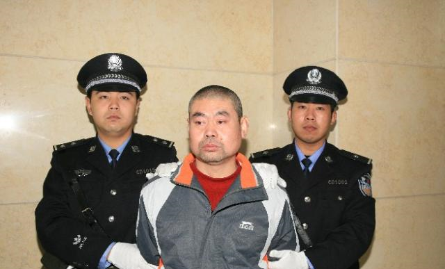 专家"监守自盗",顺走博物馆288件文物,获利320万后