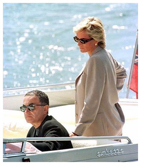 最新爆料戴安娜和多迪原来是假装谈恋爱其实她心中只爱查尔斯