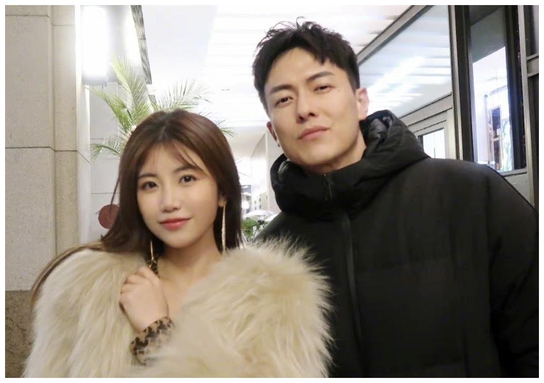 王能能发长文回应：罗拉没有做错，恋情真实，高额出场费不实休闲区蓝鸢梦想 - Www.slyday.coM