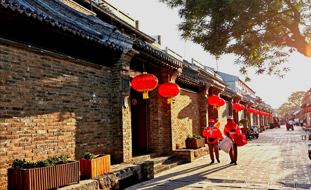 移步走进仓巷街的展馆,馆里展示的文物用图文并茂的