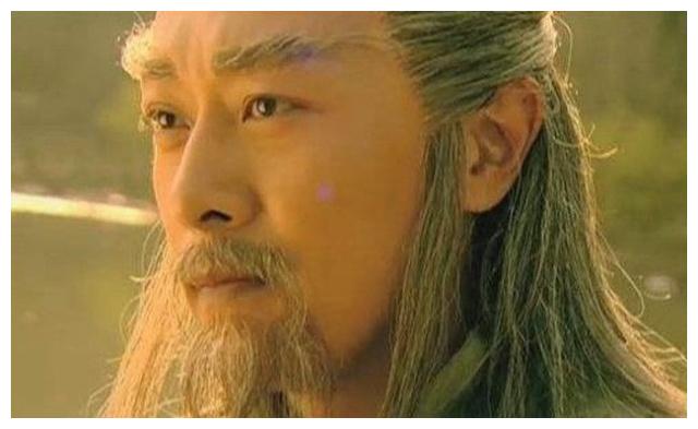 年轻时的剑圣为了寻找"道",带着神坠去人间,他体会了许多.