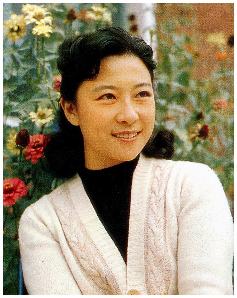 天下第一嫂王馥荔:演阿庆嫂成名,婚恋坎坷,儿子也是实力派演员