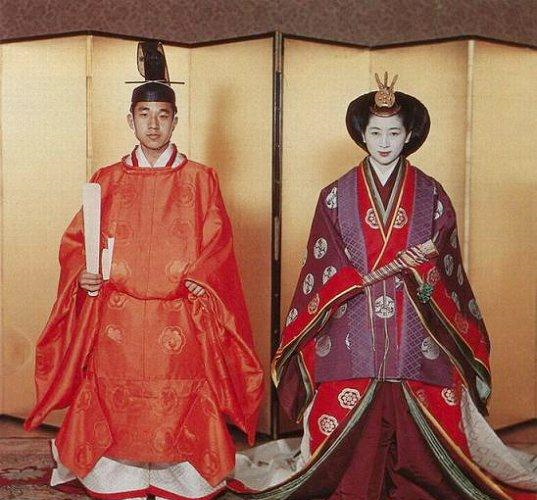 日本平民皇后美智子到底有多美？身着传统和服，尽显端庄优雅休闲区蓝鸢梦想 - Www.slyday.coM