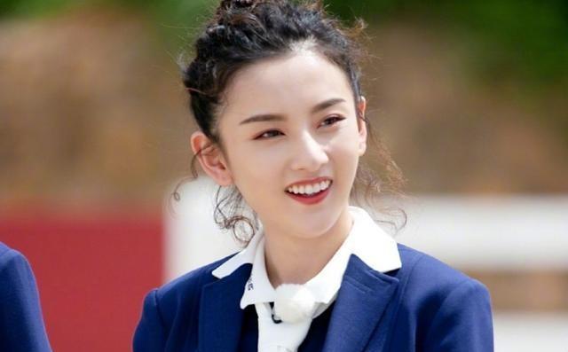 《奔跑吧兄弟》深受喜爱,宋祖儿冬天脱衣,史上最卑微女嘉宾