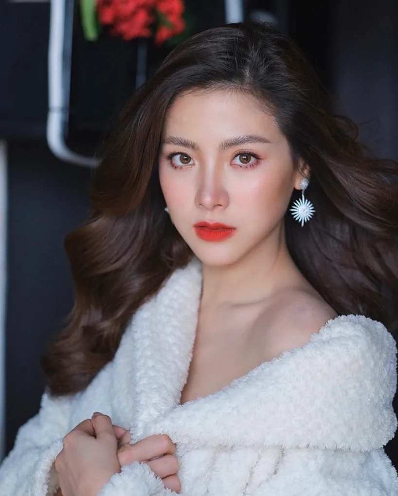 女演员baifern:清纯靓丽,惊艳迷人!__财经头条