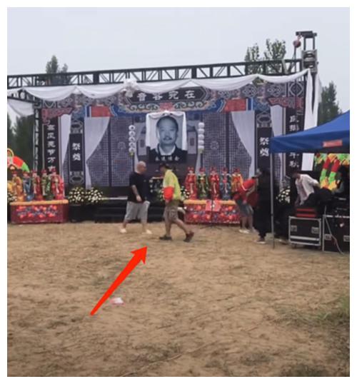 《乡村爱情15》热拍,谢广坤灵堂曝光,宋晓峰逆袭堪称人生赢家|乡村