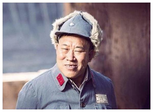 国家一级演员,相貌丑陋大歪嘴,没想到生个女儿美若天仙