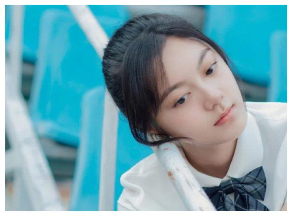 如今再穿校服,却成大人模样|少年派|赵今麦|林妙妙_新浪新闻