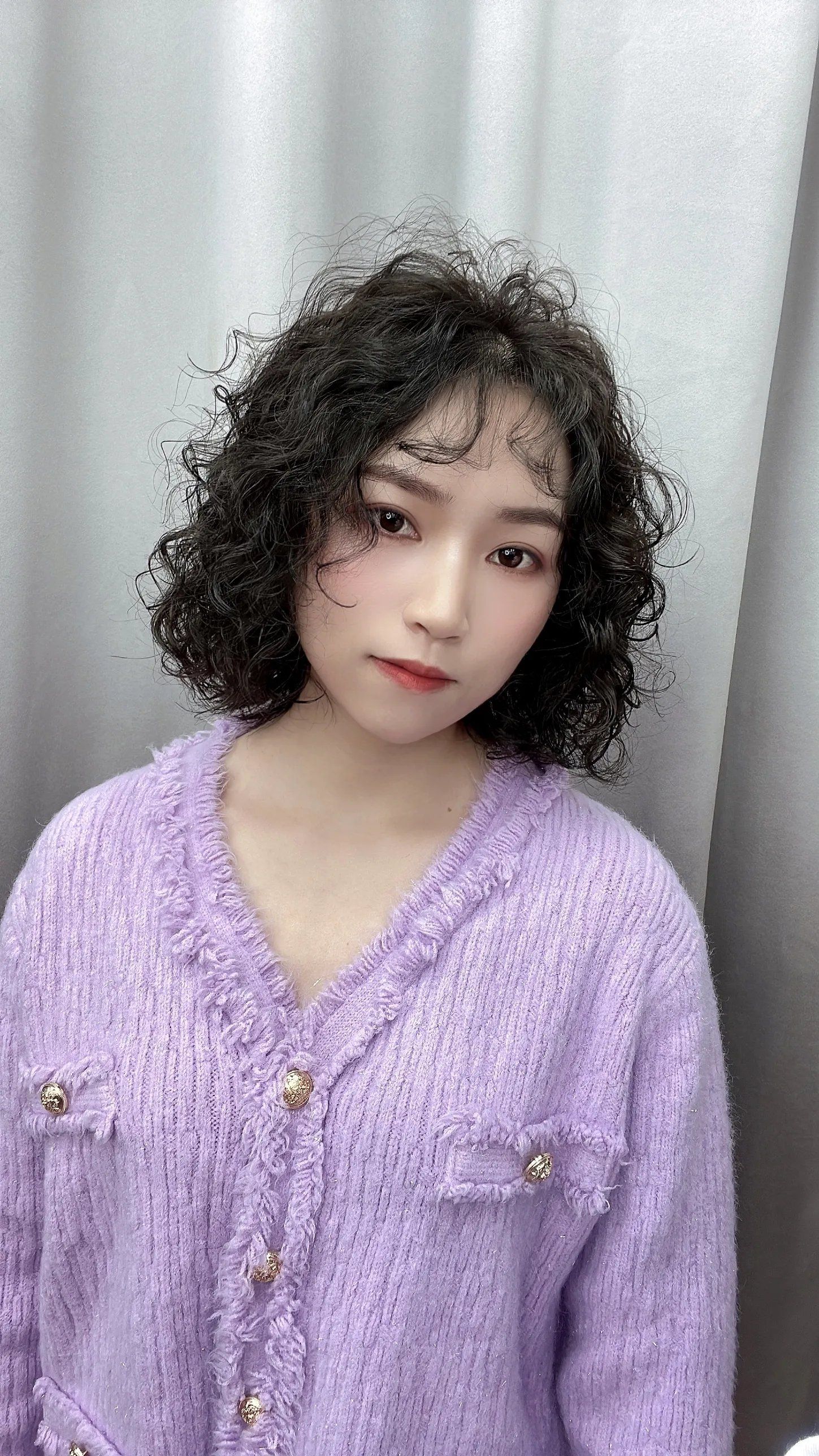 满头烫时尚短发锁骨发 还有微卷长发 你最爱哪一种 短发 长发 锁骨 新浪新闻