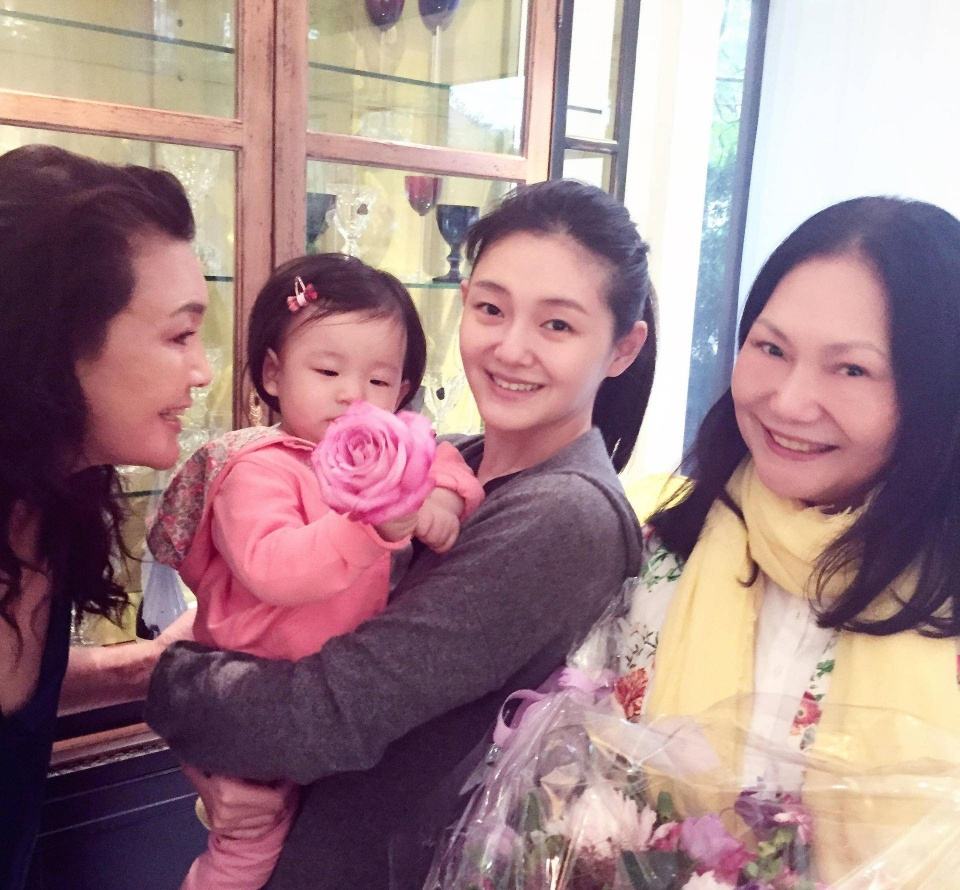 力挺汪小菲！大s亲妈发养鸡照怒斥<a href=