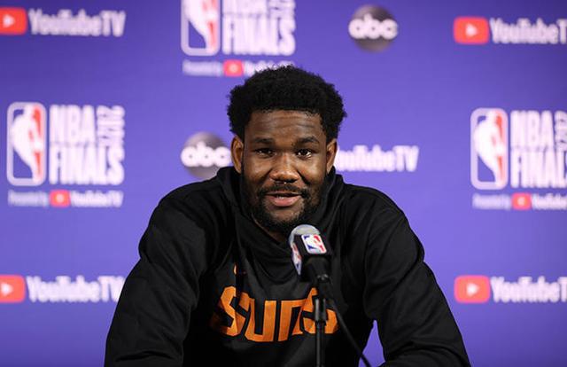 但是也没有给出肯定的回答,而今天球队的艾顿在接受采访的时候一番