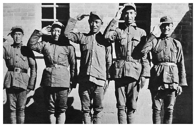 当时,红四方面军在徐向前的指挥下西渡嘉陵江,然后,在江油打敌援兵.