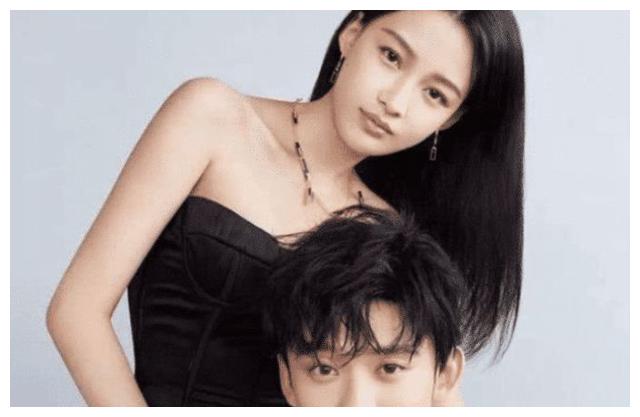 因为长得漂亮而被经纪人介绍给自己儿子今名气比影帝老公大