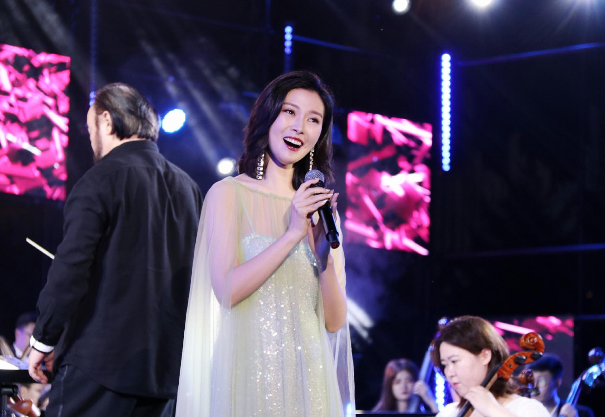 常思思开启公益演出行 助力行业重启