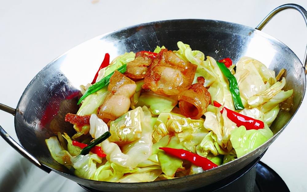 美味解馋的干锅包菜这么做众人皆爱你会吗