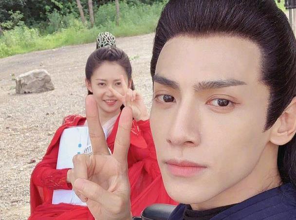 优酷爱奇艺互换剧月上暮白首避开正面撕杀对罗云熙任嘉伦挺好