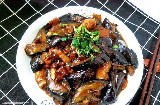 茄子做法千百种,我家唯爱这7种,网友:看来这周我家要吃茄子了